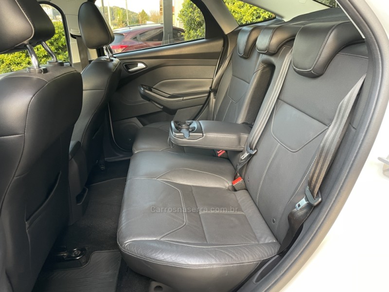 FOCUS 2.0 TITANIUM PLUS SEDAN 16V FLEX 4P AUTOMÁTICO - 2016 - CAXIAS DO SUL