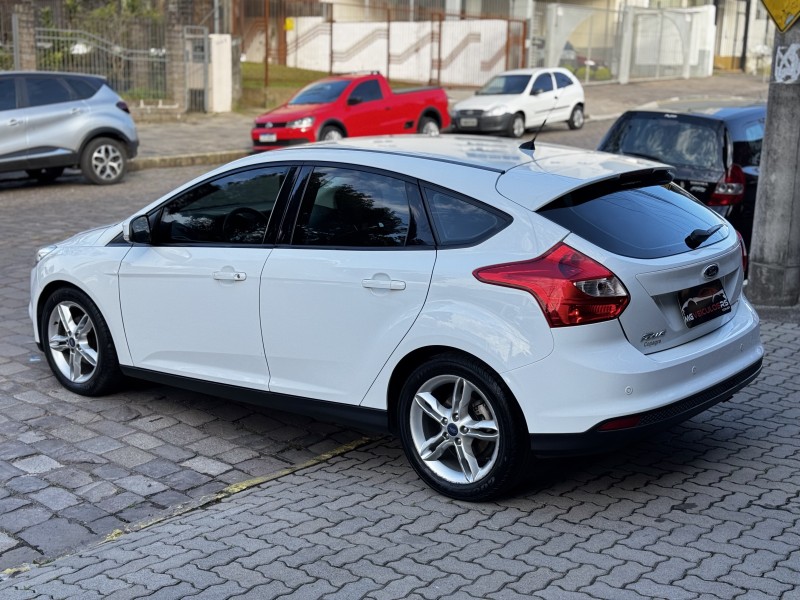 FOCUS 2.0 SE PLUS 16V FLEX 4P AUTOMÁTICO - 2015 - CAXIAS DO SUL