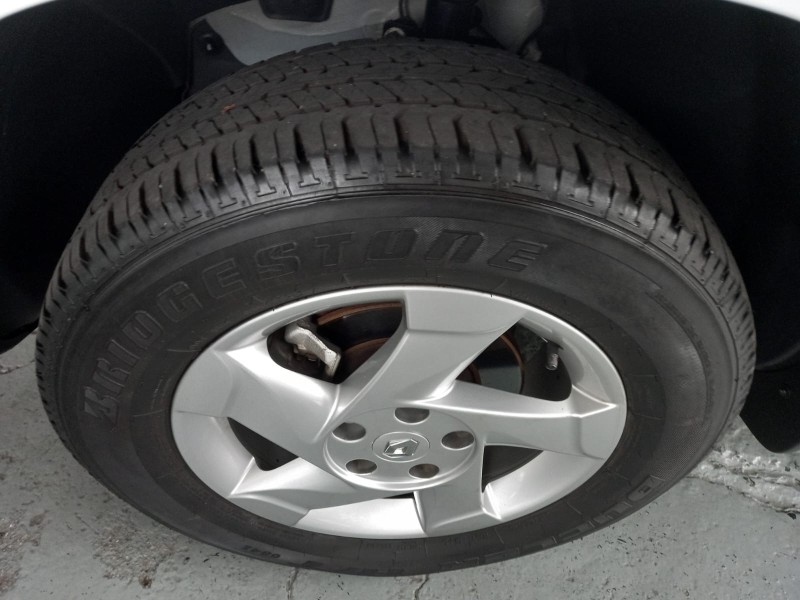 DUSTER 1.6 EXPRESSION 4X2 16V FLEX 4P MANUAL - 2015 - CAXIAS DO SUL