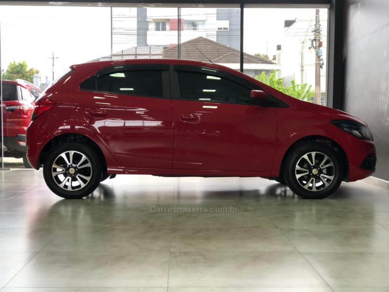ONIX 1.4 MPFI LT 8V FLEX 4P MANUAL - 2016 - CAXIAS DO SUL