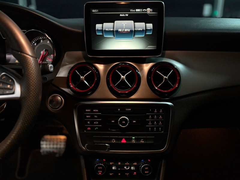 CLA 250 2.0 SPORT 16V TURBO GASOLINA 4P AUTOMÁTICO - 2015 - CAXIAS DO SUL