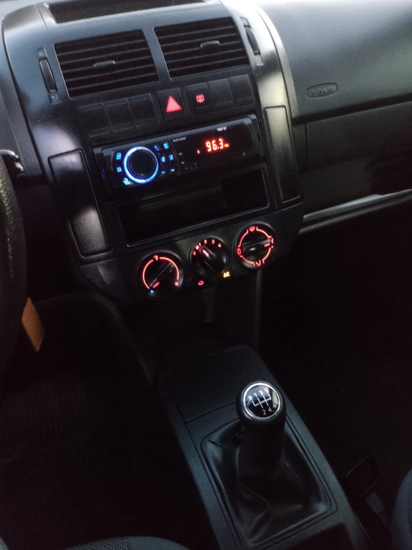 POLO 1.6 MI 8V FLEX 4P MANUAL - 2011 - VALE REAL
