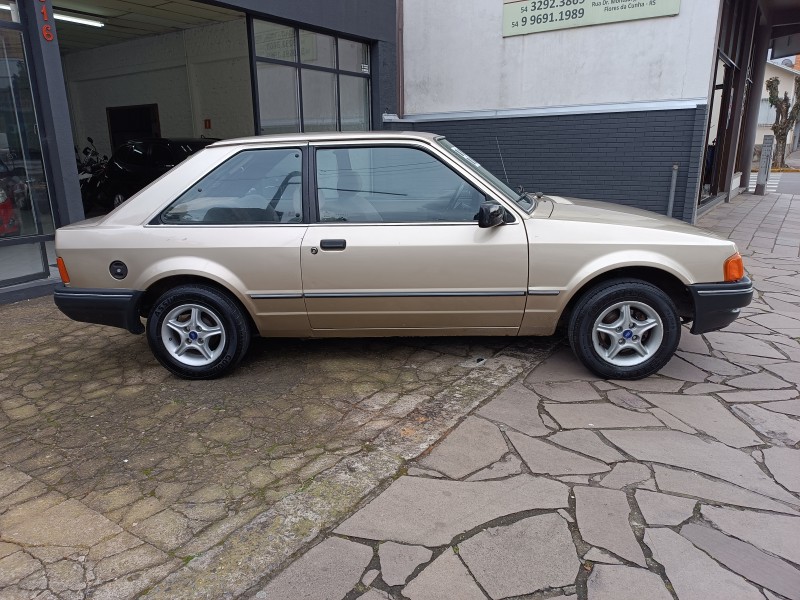 ESCORT 1.6 GL 8V GASOLINA 2P MANUAL - 1988 - FLORES DA CUNHA