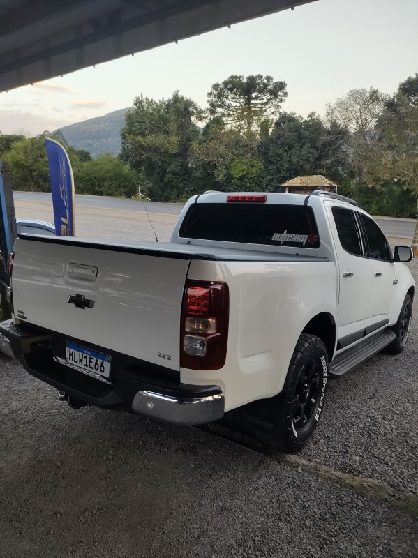 S10 2.4 LTZ 4X2 CD 8V FLEX 4P MANUAL - 2014 - VALE REAL