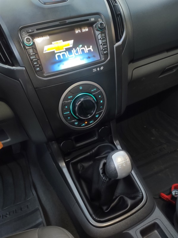 S10 2.4 LTZ 4X2 CD 8V FLEX 4P MANUAL - 2014 - VALE REAL