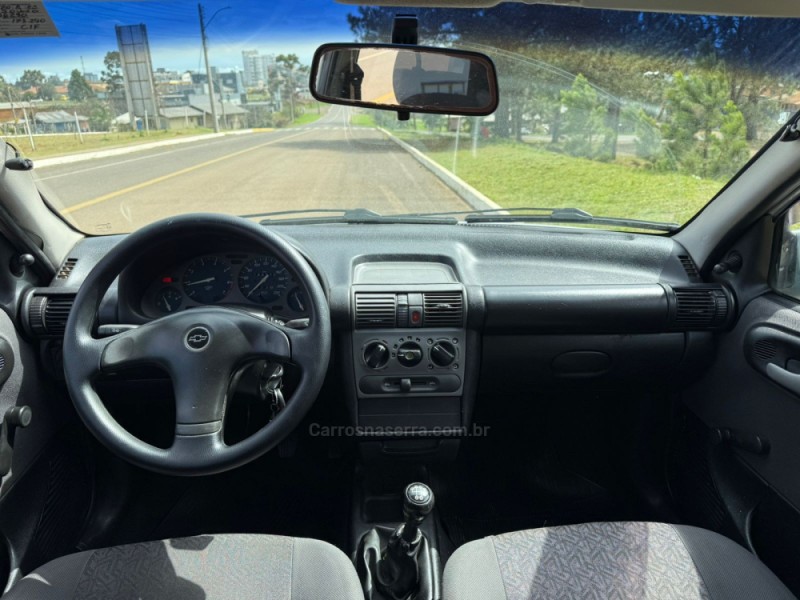 CORSA 1.0 MPFI WIND MILENIUM SEDAN 8V GASOLINA 4P MANUAL - 2004 - VACARIA