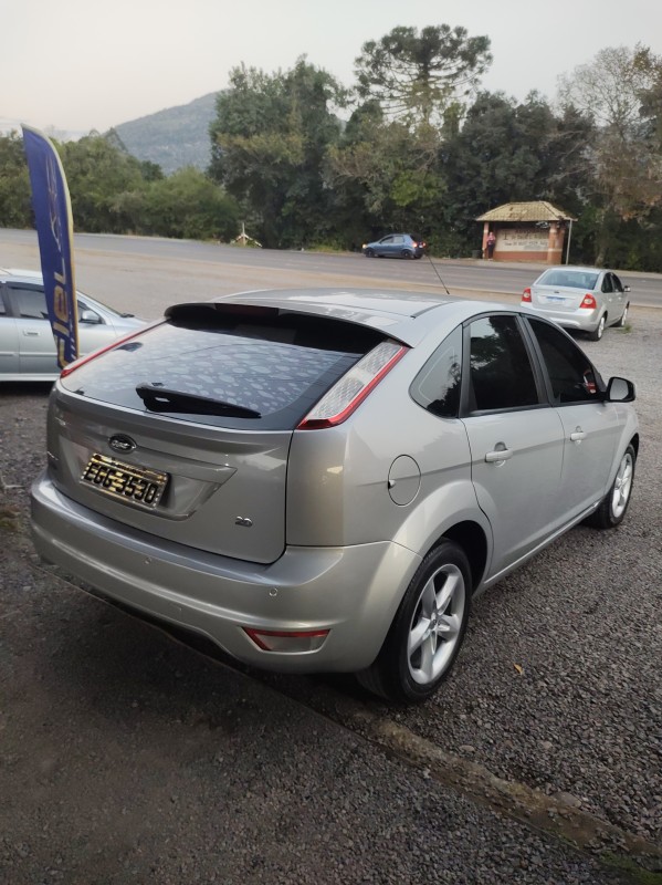 FOCUS 2.0 SE HATCH 16V FLEX 4P AUTO - 2009 - VALE REAL