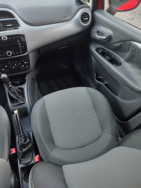 PUNTO 1.4 ATTRACTIVE ITALIA 8V FLEX 4P MANUAL - 2015 - VALE REAL