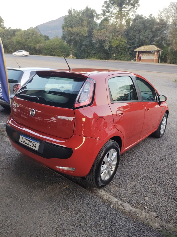 PUNTO 1.4 ATTRACTIVE ITALIA 8V FLEX 4P MANUAL - 2015 - VALE REAL