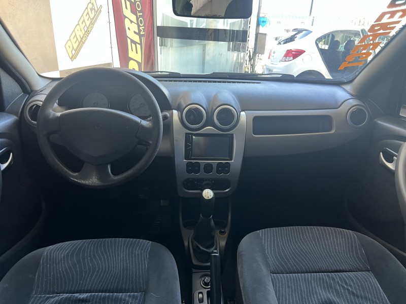 SANDERO 1.6 PRIVILÉGE 8V FLEX 4P MANUAL - 2010 - PORTãO