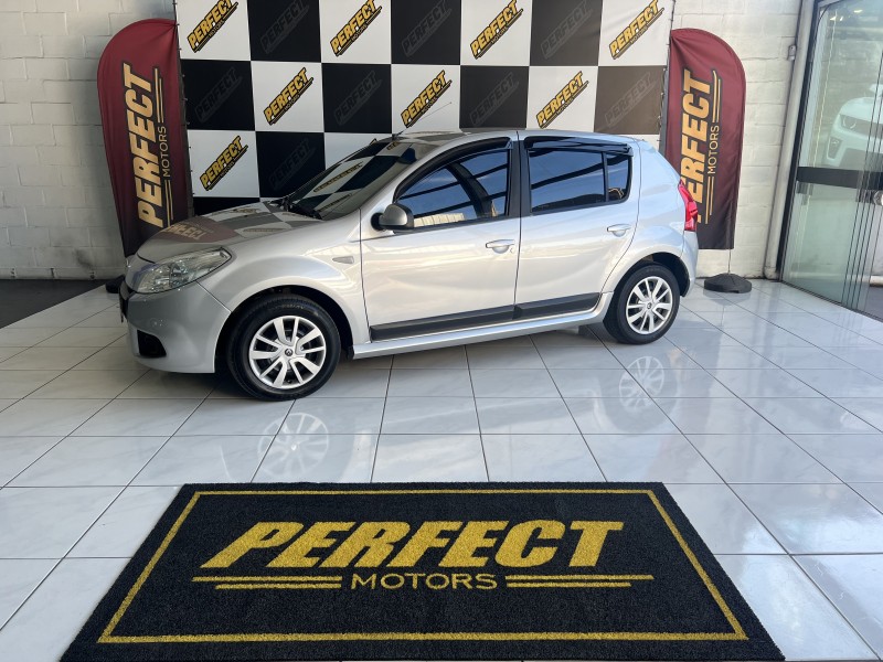 sandero 1.6 privilege 8v flex 4p manual 2010 portao