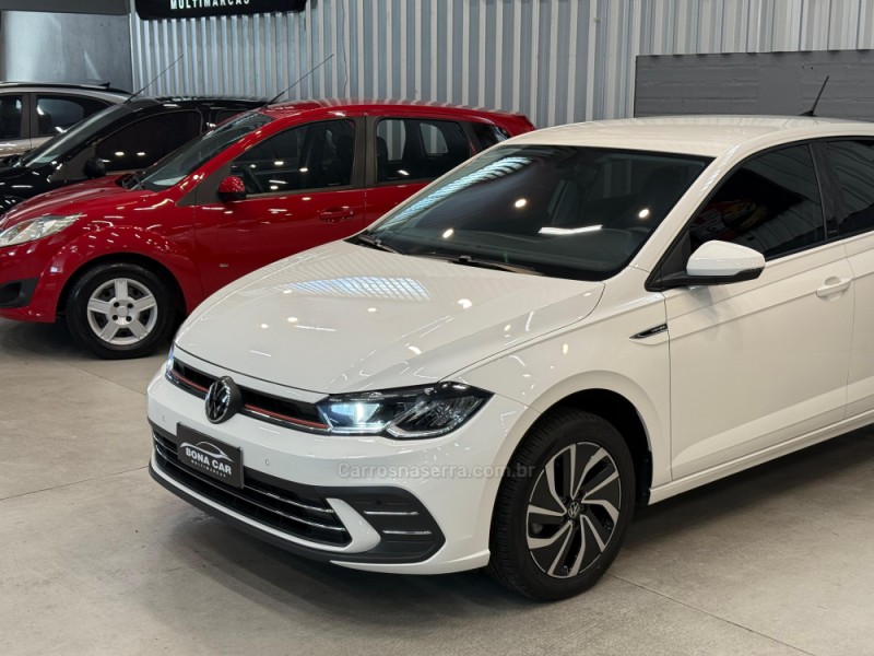 POLO 1.0 170 TSI 12V HIGHLINE FLEX 4P AUTOMÁTICO - 2023 - CAXIAS DO SUL