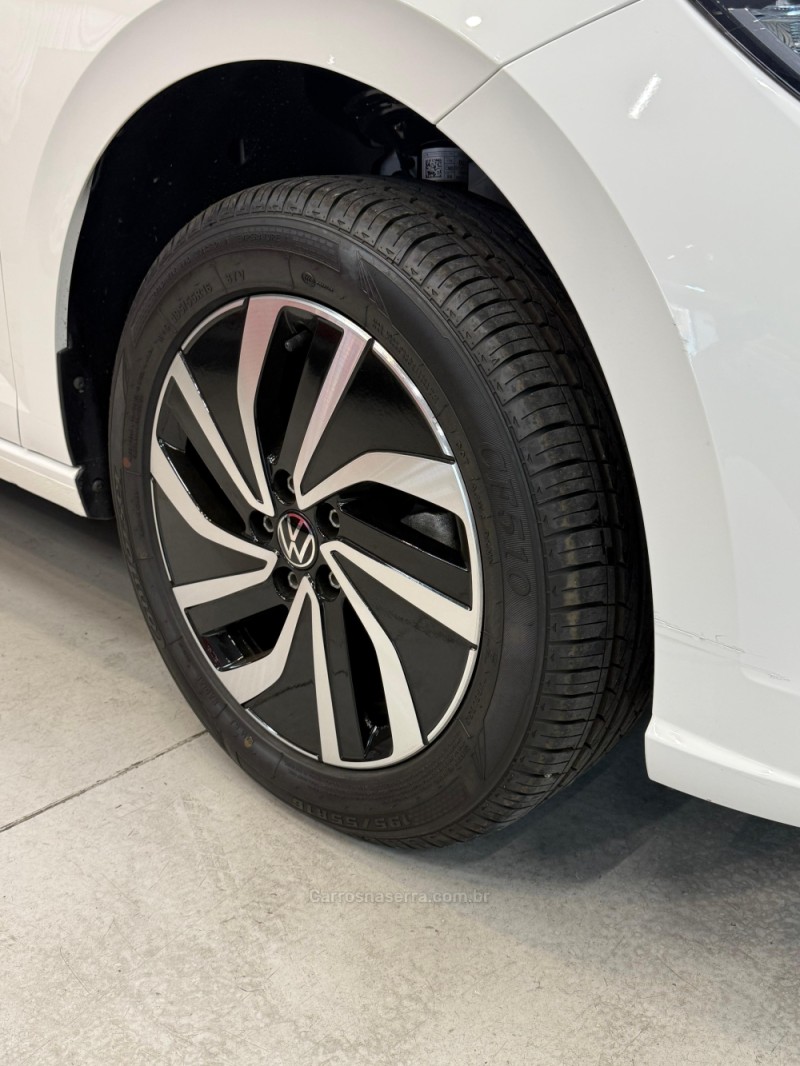 POLO 1.0 170 TSI 12V HIGHLINE FLEX 4P AUTOMÁTICO - 2023 - CAXIAS DO SUL