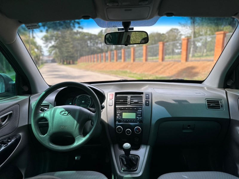 TUCSON 2.0 MPFI GL 16V 142CV 2WD GASOLINA 4P MANUAL - 2010 - CAXIAS DO SUL