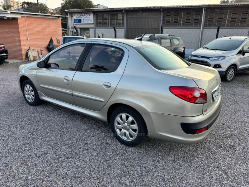 207 1.4 XR PASSION SPORT 8V FLEX 4P MANUAL - 2011 - CAXIAS DO SUL