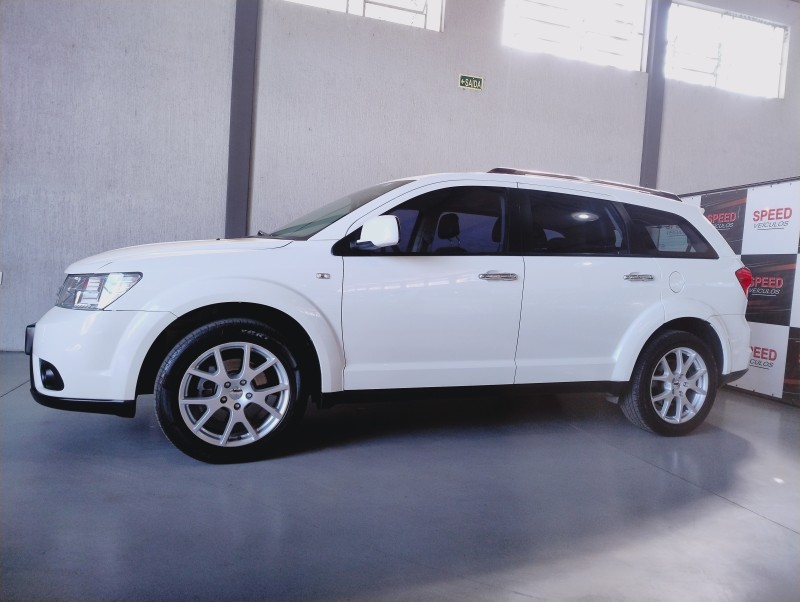 JOURNEY 3.6 RT V6 GASOLINA 4P AUTOMÁTICO - 2013 - SãO SEBASTIãO DO CAí