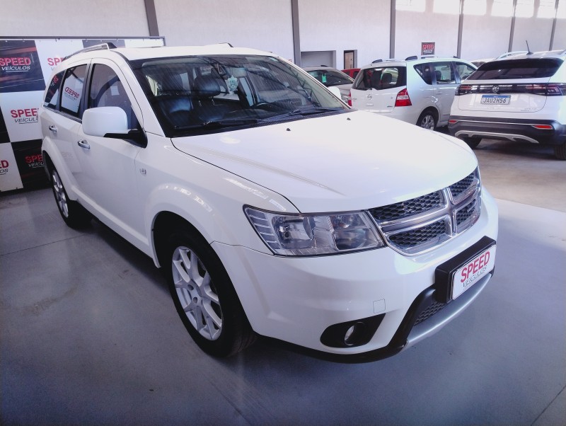 JOURNEY 3.6 RT V6 GASOLINA 4P AUTOMÁTICO - 2013 - SãO SEBASTIãO DO CAí