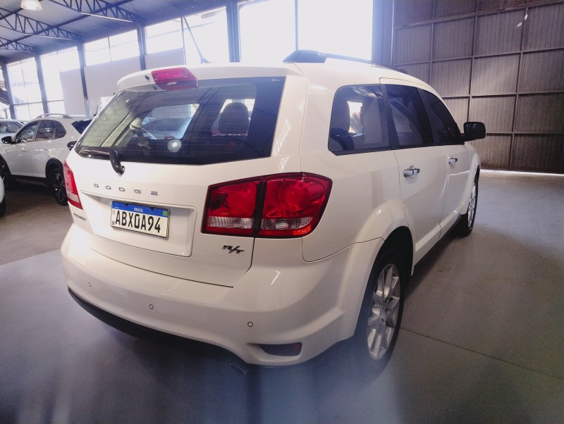 JOURNEY 3.6 RT V6 GASOLINA 4P AUTOMÁTICO - 2013 - SãO SEBASTIãO DO CAí