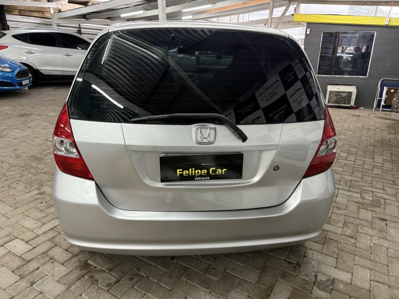 FIT 1.4 LX 8V GASOLINA 4P AUTOMÁTICO - 2004 - CAXIAS DO SUL