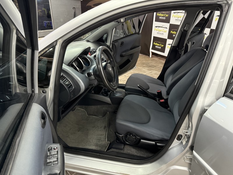 FIT 1.4 LX 8V GASOLINA 4P AUTOMÁTICO - 2004 - CAXIAS DO SUL