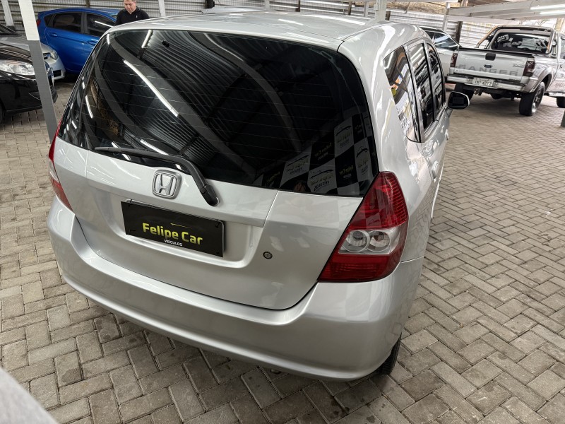 FIT 1.4 LX 8V GASOLINA 4P AUTOMÁTICO - 2004 - CAXIAS DO SUL