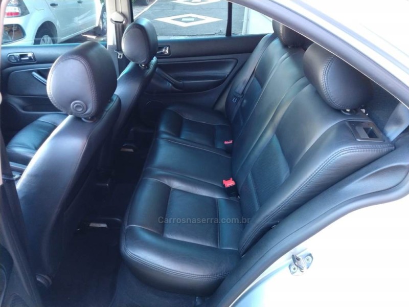 BORA 2.0 MI 8V GASOLINA 4P AUTOMÁTICO - 2009 - GUAPORé