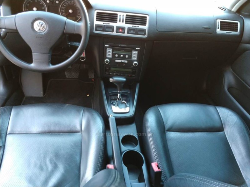 BORA 2.0 MI 8V GASOLINA 4P AUTOMÁTICO - 2009 - GUAPORé