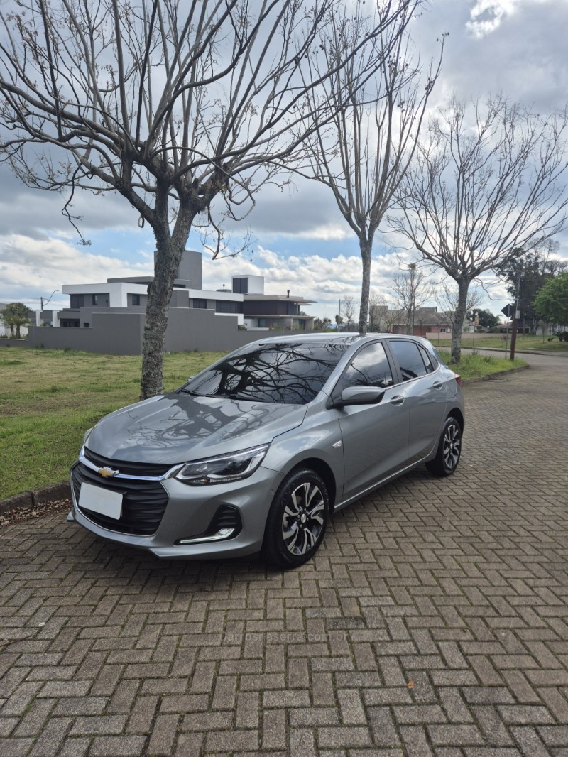 ONIX 1.0	PREMIER PLUS 8V TURBO FLEX 4P AUTOMÁTICO - 2025 - BENTO GONçALVES