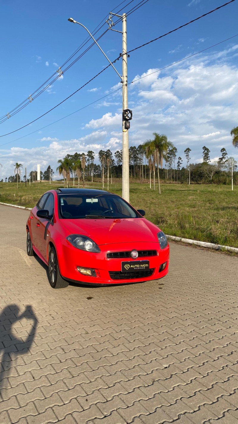 BRAVO 1.8 SPORTING 16V FLEX 4P AUTOMATIZADO - 2013 - IVOTI