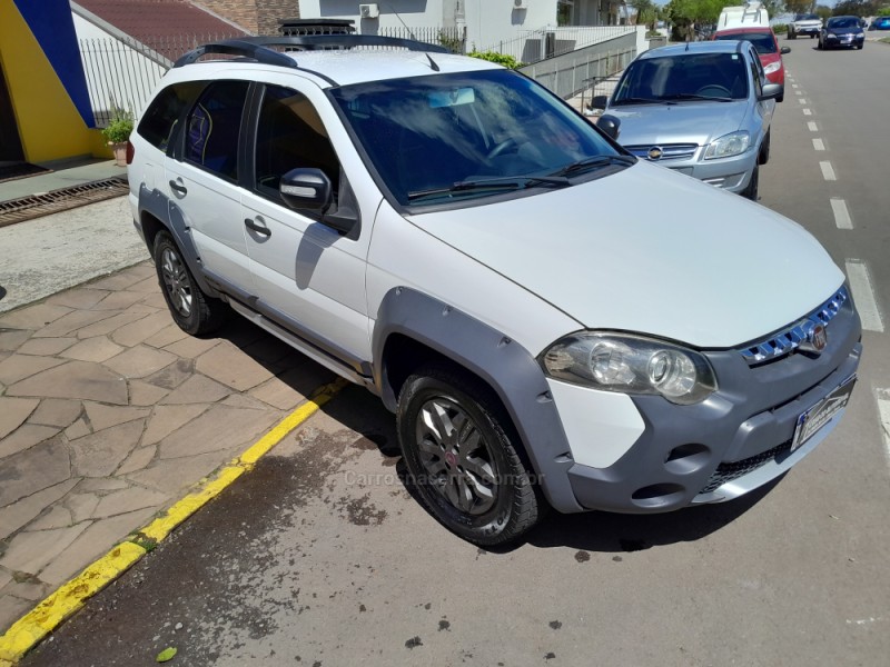 PALIO 1.8 MPI ADVENTURE WEEKEND 16V FLEX 4P MANUAL - 2013 - NOVA PRATA