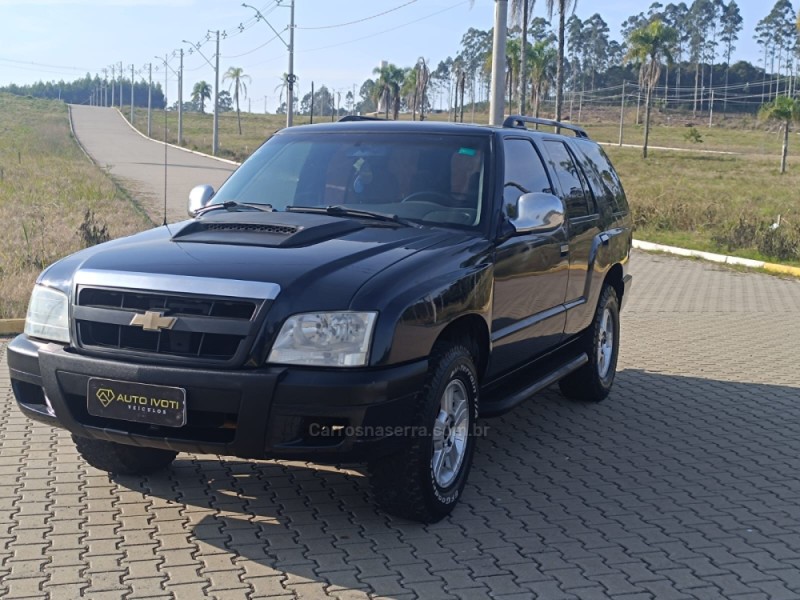 BLAZER 2.4 MPFI ADVANTAGE 4X2 8V FLEX 4P MANUAL - 2011 - IVOTI