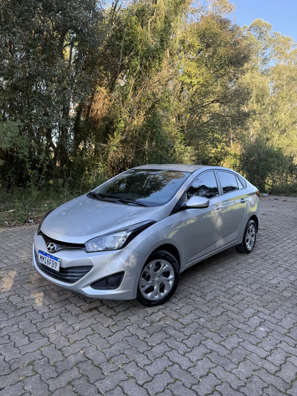 HB20S 1.6 COMFORT PLUS 16V FLEX 4P MANUAL - 2015 - ARROIO DO MEIO