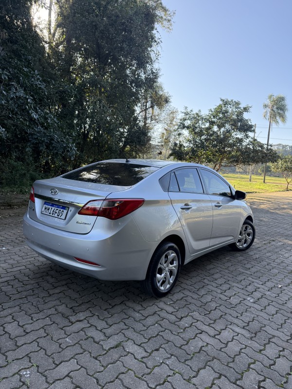 HB20S 1.6 COMFORT PLUS 16V FLEX 4P MANUAL - 2015 - ARROIO DO MEIO