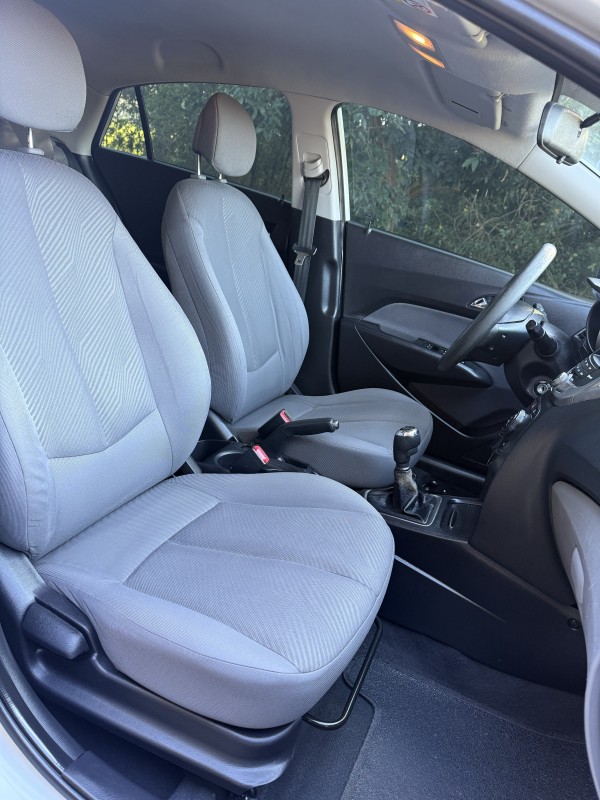 HB20S 1.6 COMFORT PLUS 16V FLEX 4P MANUAL - 2015 - ARROIO DO MEIO