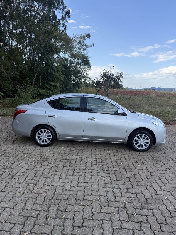 VERSA 1.6 16V FLEX SV 4P MANUAL - 2013 - ARROIO DO MEIO