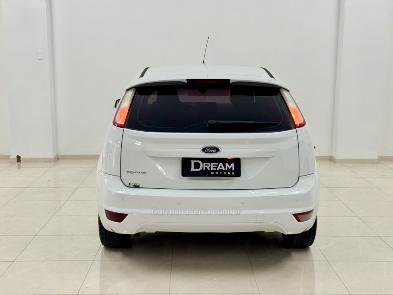 FOCUS 1.6 GLX 16V FLEX 4P MANUAL - 2013 - NOVO HAMBURGO