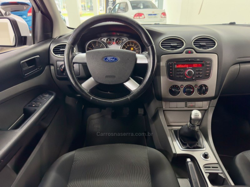 FOCUS 1.6 GLX 16V FLEX 4P MANUAL - 2013 - NOVO HAMBURGO