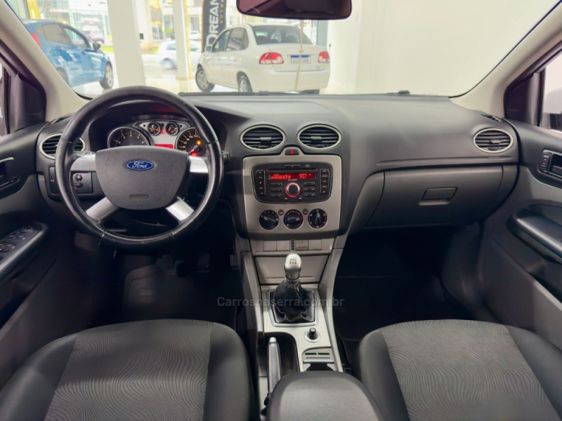 FOCUS 1.6 GLX 16V FLEX 4P MANUAL - 2013 - NOVO HAMBURGO