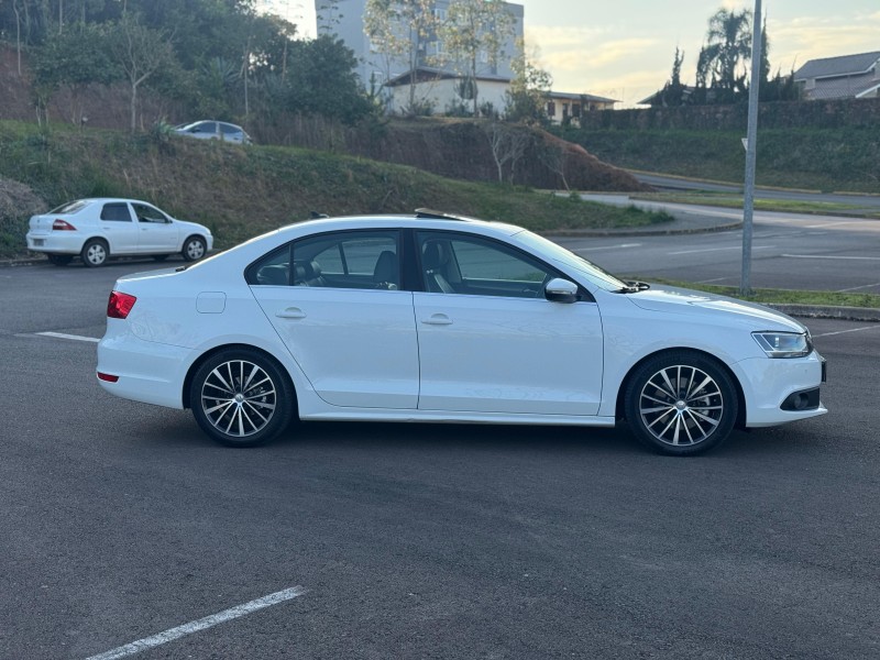 JETTA 2.0 TSI HIGHLINE 211CV GASOLINA 4P DSG - 2014 - BENTO GONçALVES