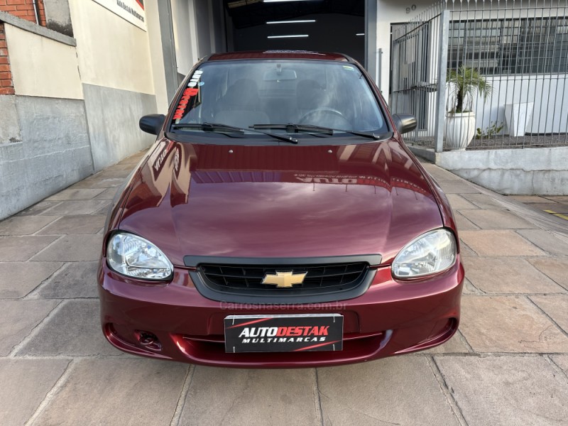 CORSA 1.0 MPFI CLASSIC SEDAN LIFE 8V FLEX 4P MANUAL - 2010 - CAXIAS DO SUL