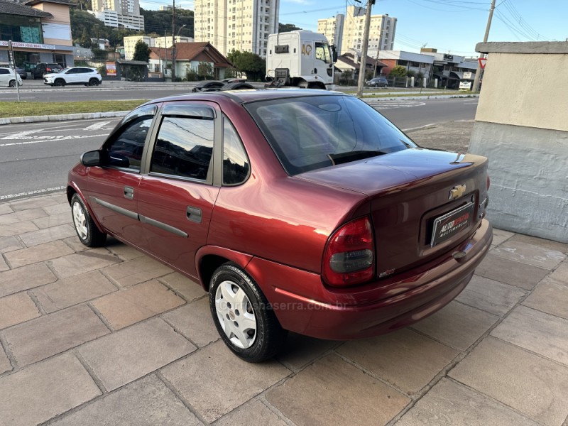 CORSA 1.0 MPFI CLASSIC SEDAN LIFE 8V FLEX 4P MANUAL - 2010 - CAXIAS DO SUL