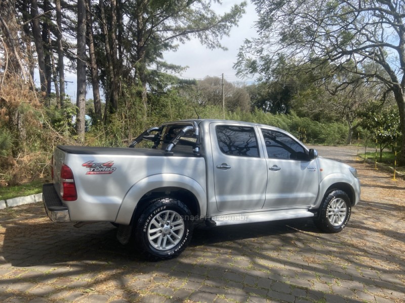 HILUX 3.0 SR 4X4 CD 16V TURBO INTERCOOLER DIESEL 4P MANUAL - 2013 - NOVA PRATA