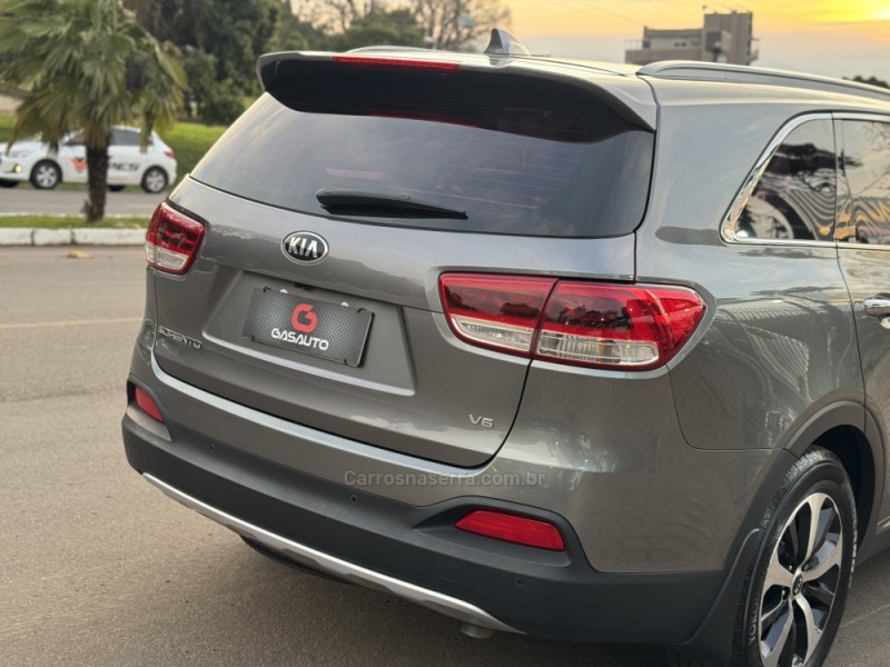 SORENTO 3.3 EX V6 24V GASOLINA 4P 7 LUGARES AUTOMATICO - 2016 - NOVA PRATA