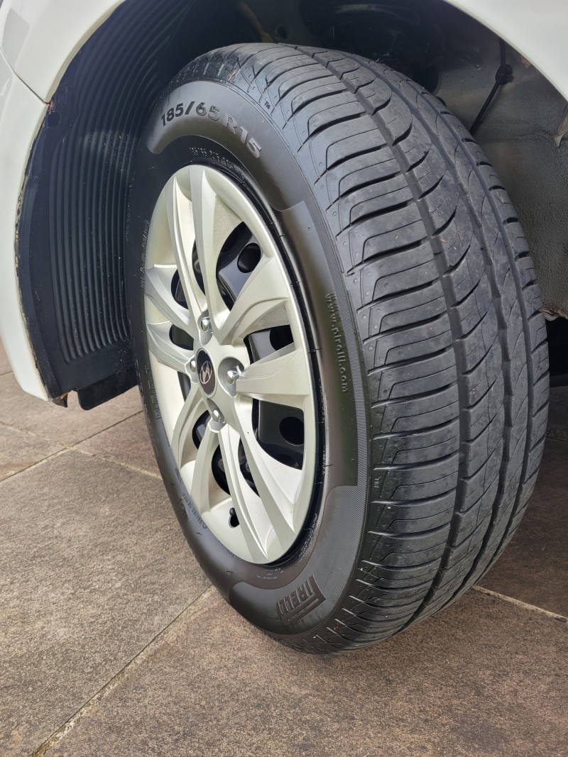 HB20 1.6 COMFORT PLUS 16V FLEX 4P MANUAL - 2016 - CARLOS BARBOSA