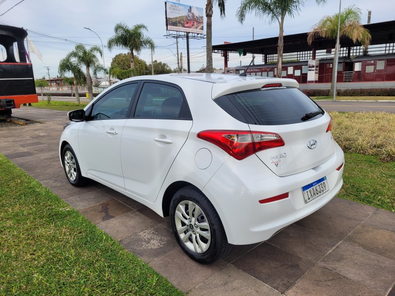 HB20 1.6 COMFORT PLUS 16V FLEX 4P MANUAL - 2016 - CARLOS BARBOSA