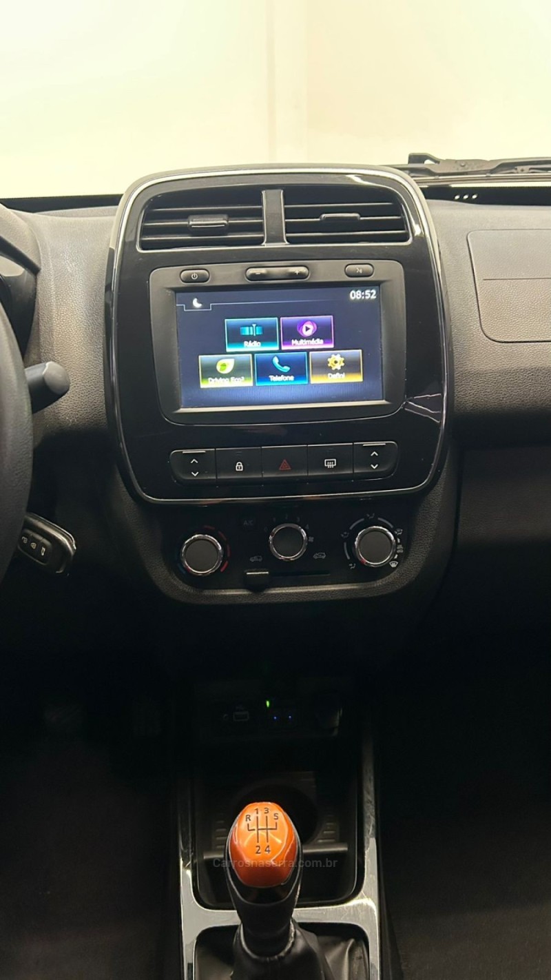 KWID 1.0 12V OUTSIDER FLEX 4P MANUAL - 2022 - NOVO HAMBURGO