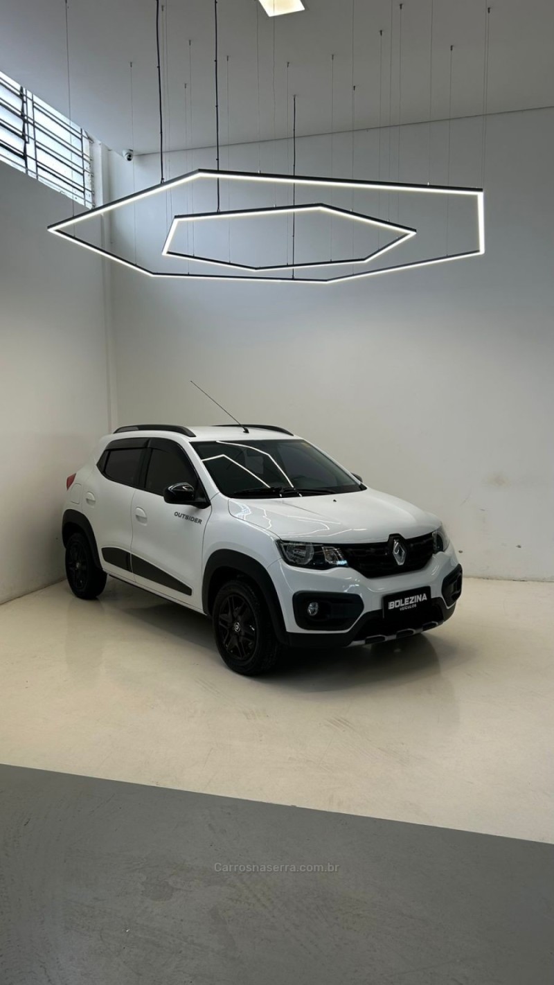 KWID 1.0 12V OUTSIDER FLEX 4P MANUAL - 2022 - NOVO HAMBURGO