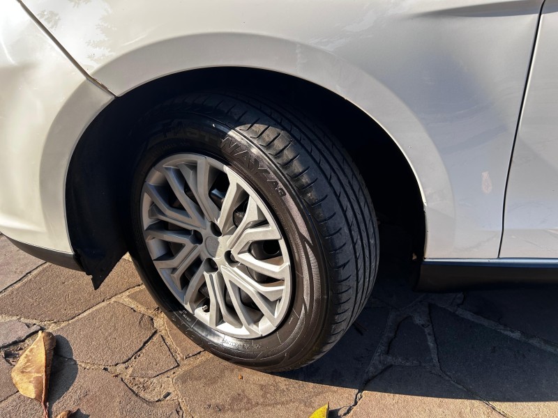 GRAND SIENA 1.6 MPI ESSENCE 16V FLEX 4P MANUAL - 2017 - TRêS COROAS