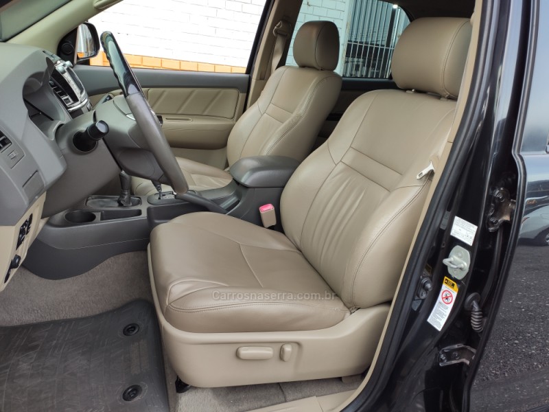 HILUX SW4 3.0 SRV 4X4 7 LUGARES 16V TURBO INTERCOOLER DIESEL 4P AUTOMÁTICO - 2013 - VENâNCIO AIRES