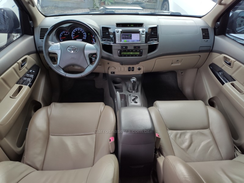 HILUX SW4 3.0 SRV 4X4 7 LUGARES 16V TURBO INTERCOOLER DIESEL 4P AUTOMÁTICO - 2013 - VENâNCIO AIRES